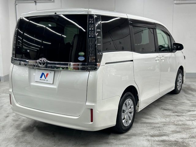 トヨタ ヴォクシー