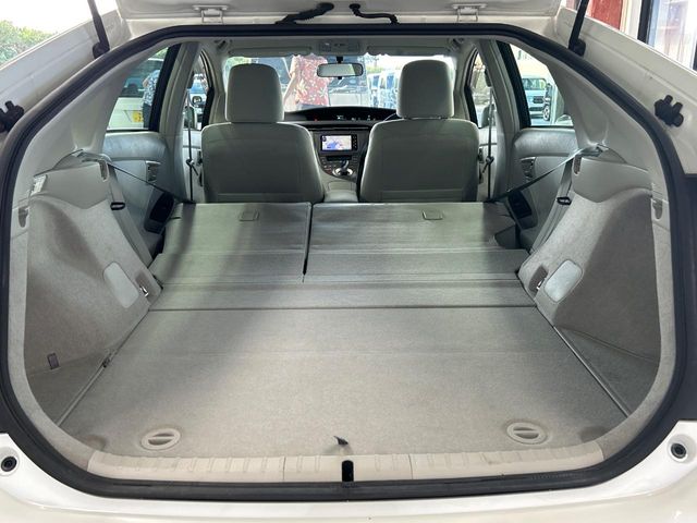 トヨタ プリウス