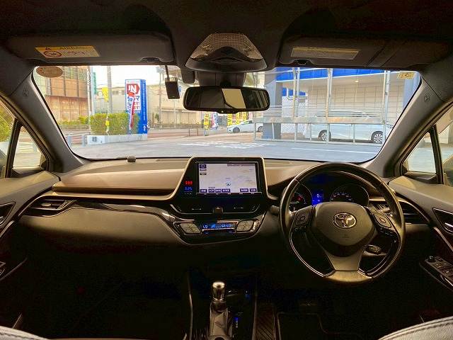 トヨタ C-HR