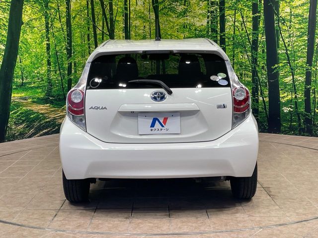 トヨタ アクア