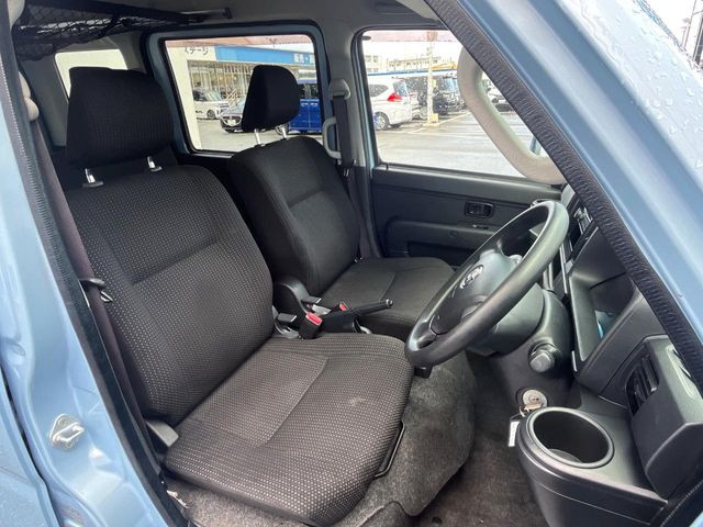 トヨタ ピクシスバン