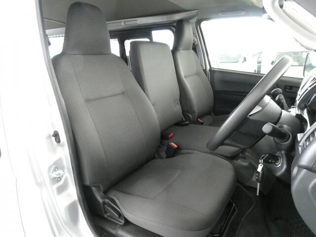 トヨタ ハイエースバン