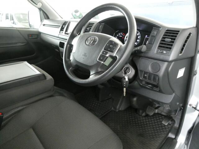 トヨタ ハイエースバン