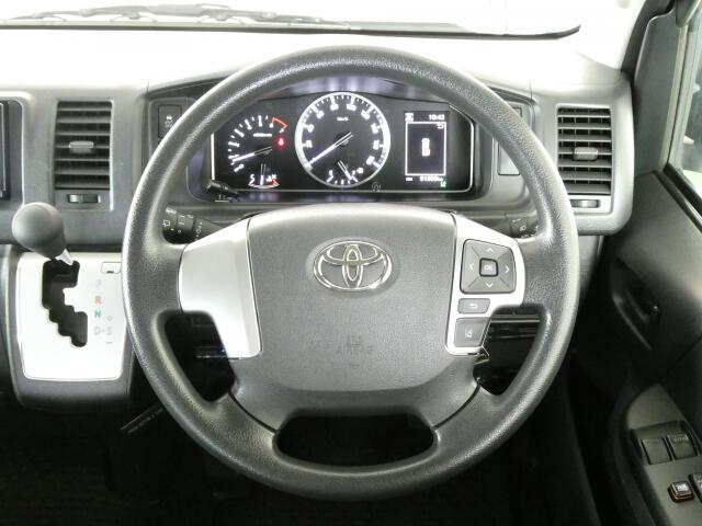 トヨタ ハイエースバン