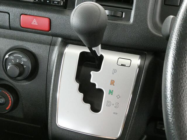 トヨタ ハイエースバン