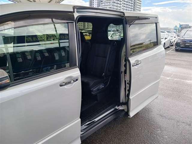 トヨタ ヴォクシー