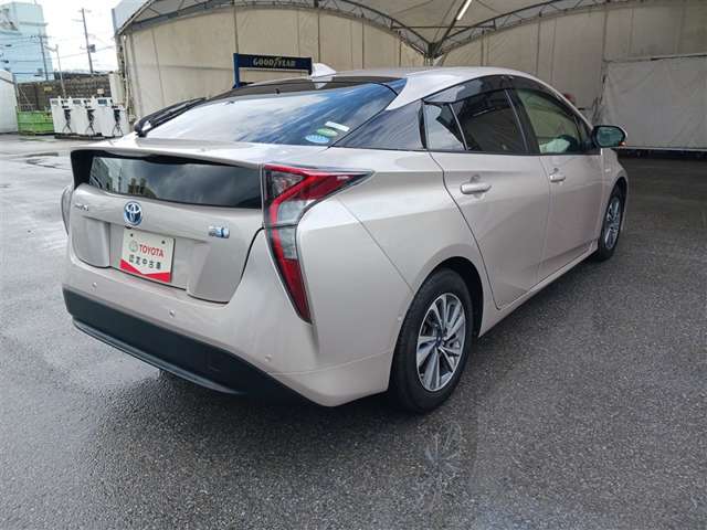 トヨタ プリウス