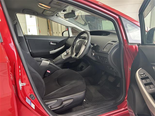 トヨタ プリウス