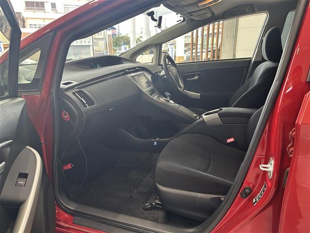 トヨタ プリウス