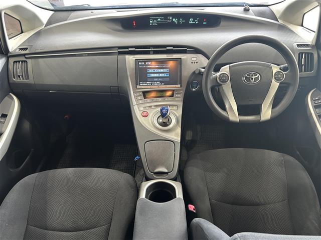 トヨタ プリウス