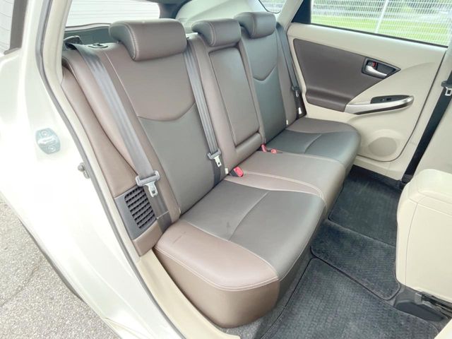 トヨタ プリウス