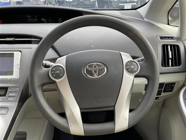 トヨタ プリウス