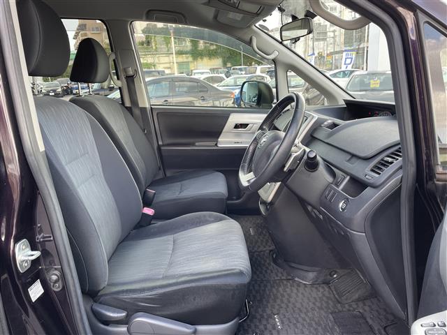 トヨタ ヴォクシー