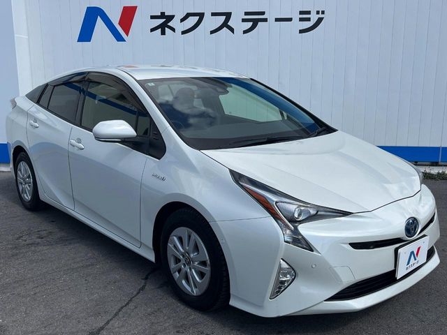 トヨタ プリウス