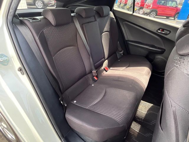 トヨタ プリウス