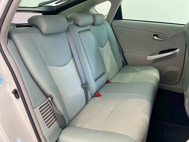 トヨタ プリウス