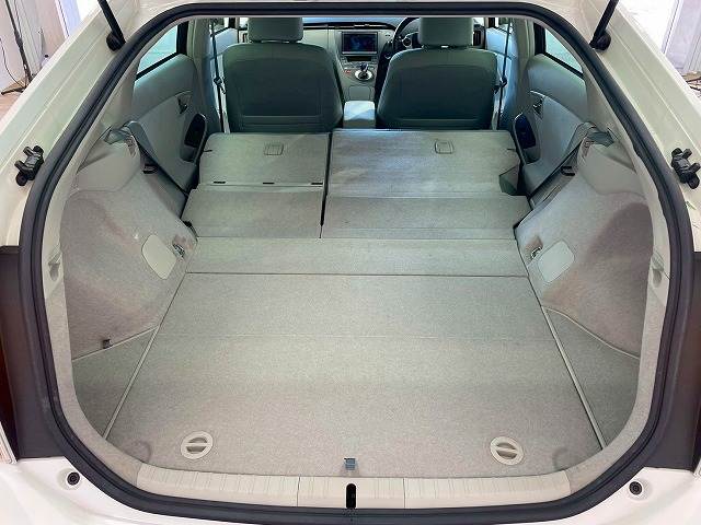 トヨタ プリウス