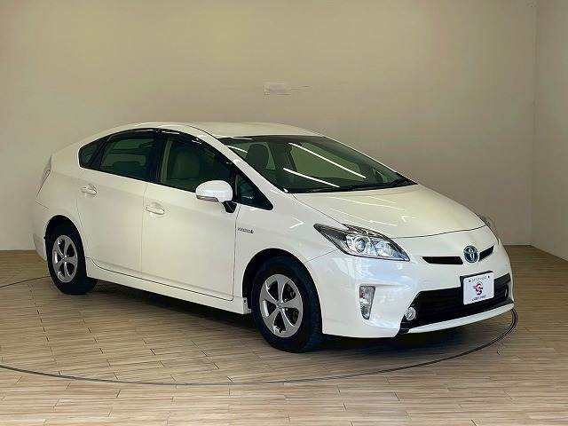 トヨタ プリウス