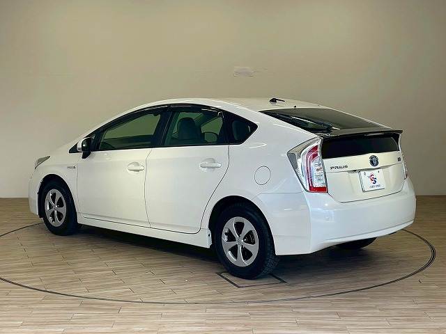 トヨタ プリウス