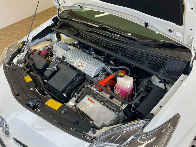 トヨタ プリウス