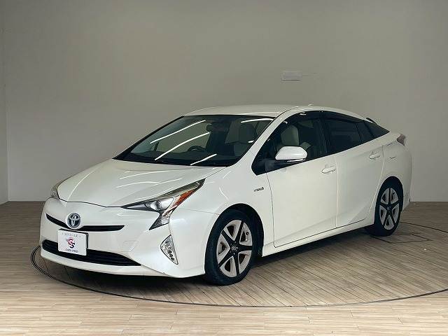 トヨタ プリウス