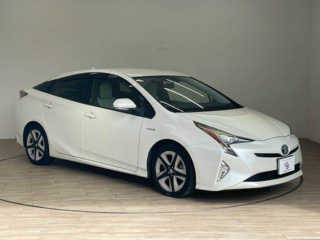 トヨタ プリウス