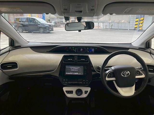 トヨタ プリウス