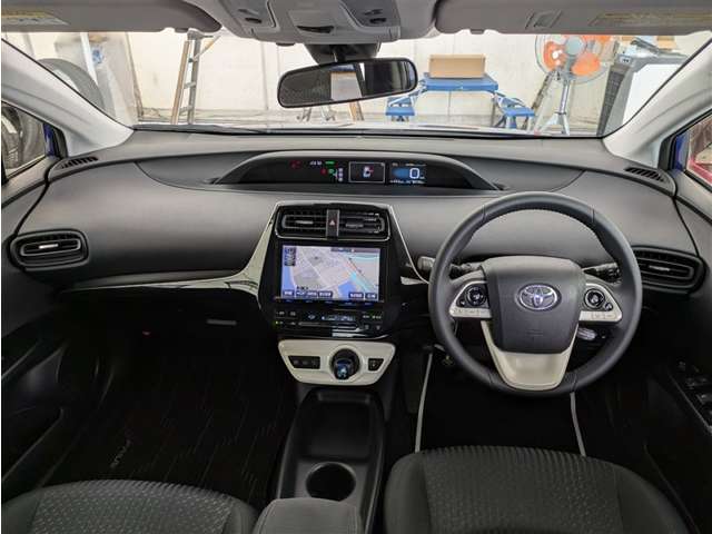 トヨタ プリウス