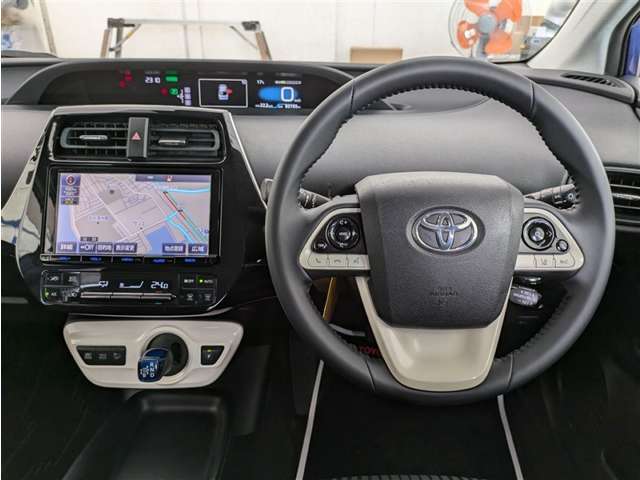 トヨタ プリウス