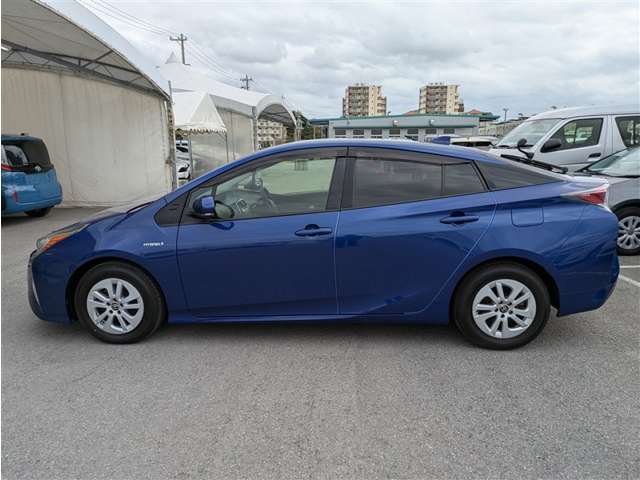 トヨタ プリウス