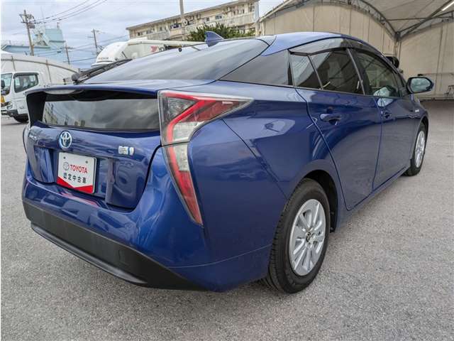 トヨタ プリウス