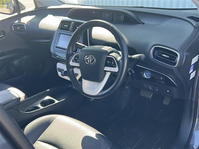 トヨタ プリウス