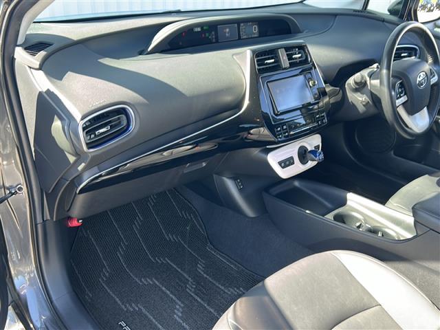 トヨタ プリウス