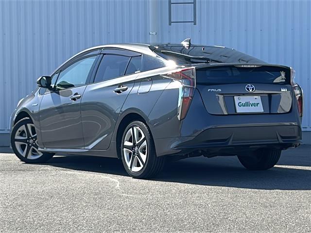 トヨタ プリウス