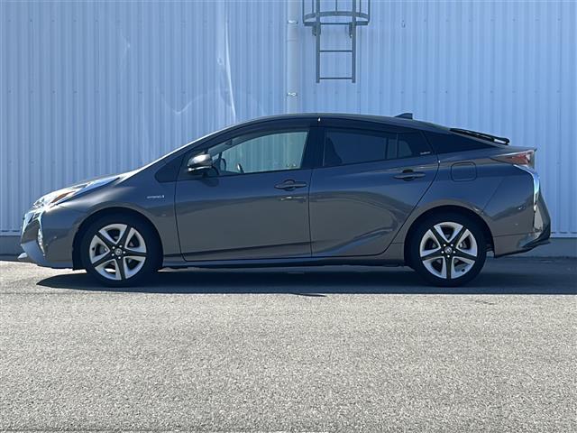 トヨタ プリウス