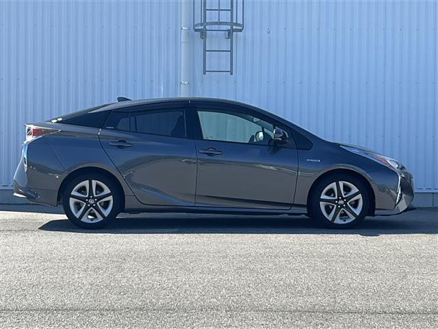 トヨタ プリウス