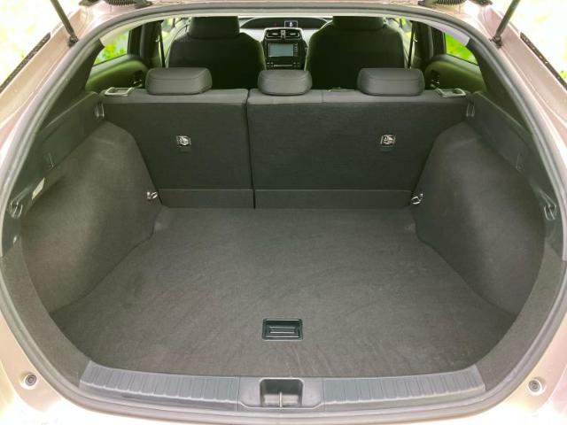 トヨタ プリウス