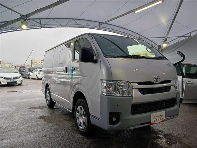 トヨタ ハイエースバン