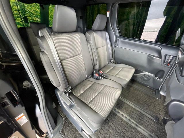 トヨタ ヴォクシー