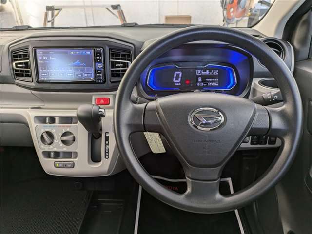 ダイハツ ミライース