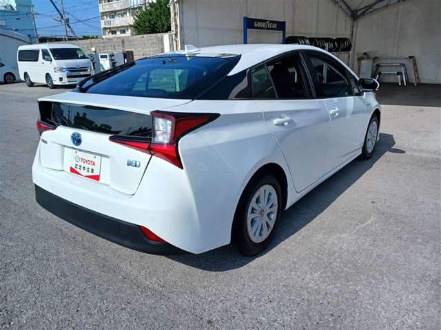 トヨタ プリウス