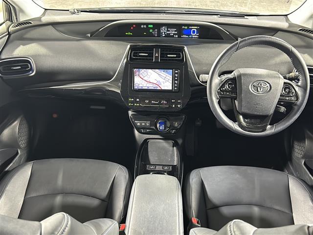 トヨタ プリウス