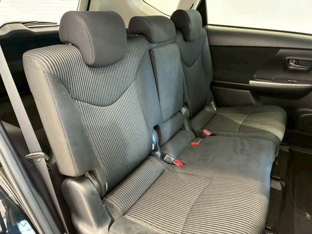 トヨタ プリウスα