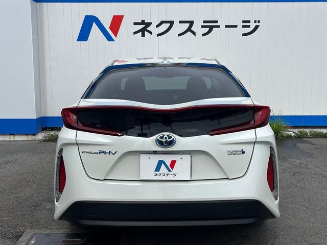 トヨタ プリウスPHV