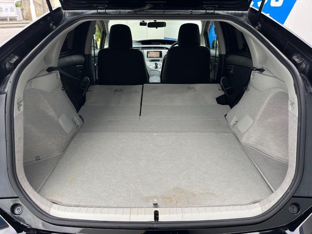 トヨタ プリウス