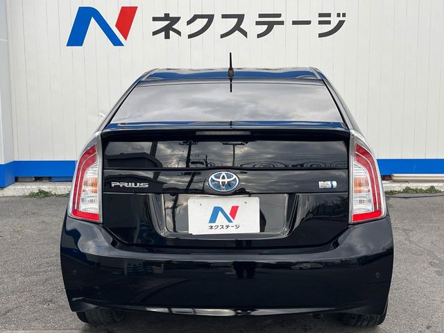 トヨタ プリウス