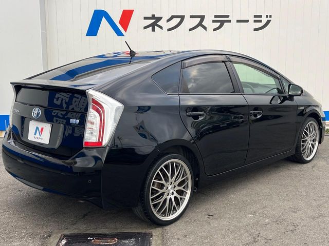 トヨタ プリウス