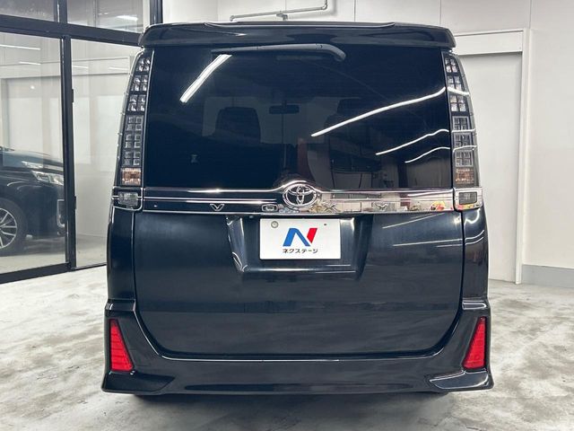 トヨタ ヴォクシー