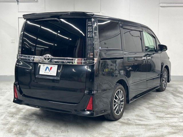 トヨタ ヴォクシー