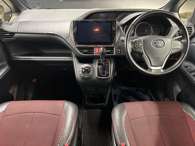 トヨタ ヴォクシー